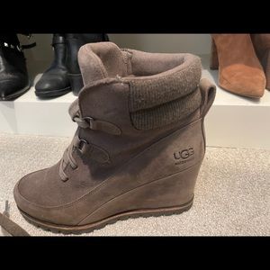 Women’s UGG fashion bootie. Super cute shoe, worn twice